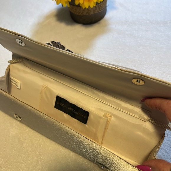 jessica mcclintock Satin Cream Clutch - Picture 4 of 6